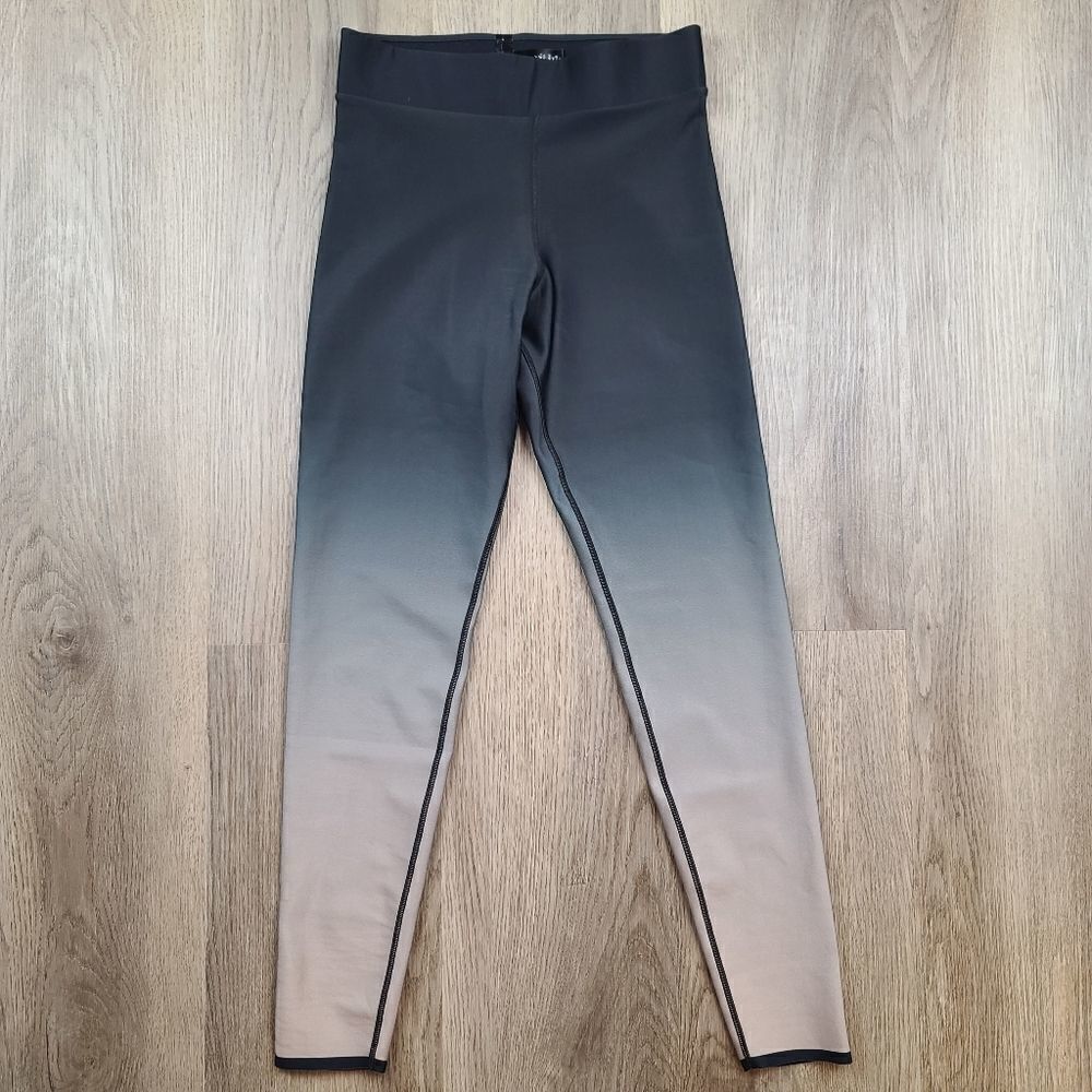Cor by Ultracor Ombre Cropped Leggings size S
